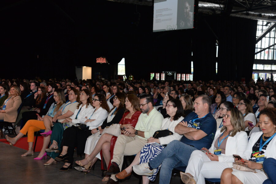 diversidade-influencia-digital-e-ia-marcam-segundo-dia-do-congresso-brasileiro-de-contabilidade